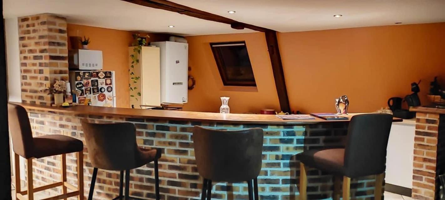 Duplex Atypique Dans La Cite Medievale Laon Luaran gambar