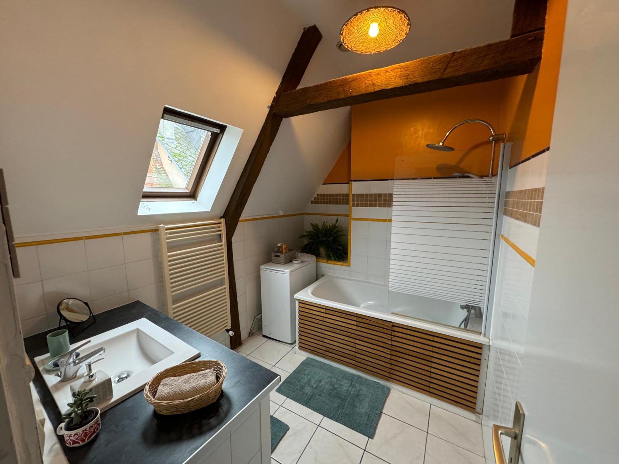 Duplex Atypique Dans La Cite Medievale Laon Luaran gambar